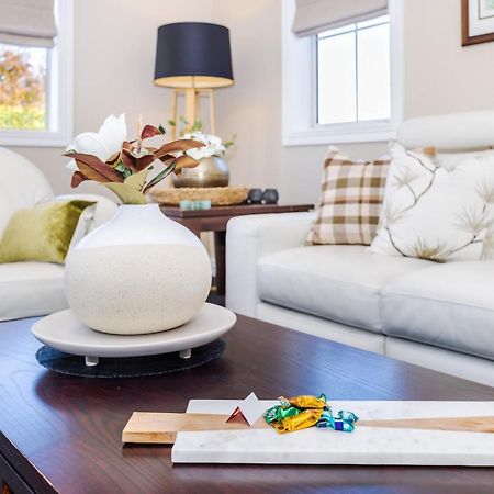 Sweet Magnolia 1 Or 2 Bedroom Suite St Kilda Cambridge With Complimentary Continental Breakfast Buitenkant foto