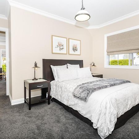 Sweet Magnolia 1 Or 2 Bedroom Suite St Kilda Cambridge With Complimentary Continental Breakfast Buitenkant foto