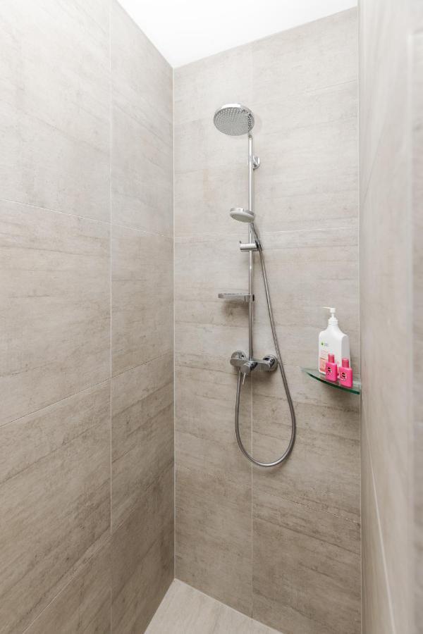 Sweet Magnolia 1 Or 2 Bedroom Suite St Kilda Cambridge With Complimentary Continental Breakfast Buitenkant foto