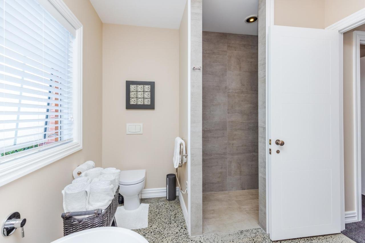 Sweet Magnolia 1 Or 2 Bedroom Suite St Kilda Cambridge With Complimentary Continental Breakfast Buitenkant foto