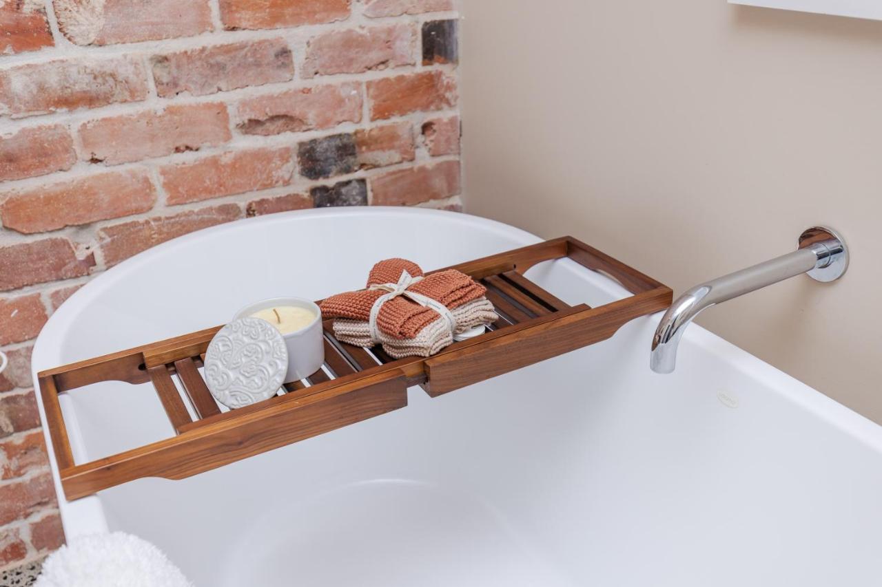Sweet Magnolia 1 Or 2 Bedroom Suite St Kilda Cambridge With Complimentary Continental Breakfast Buitenkant foto