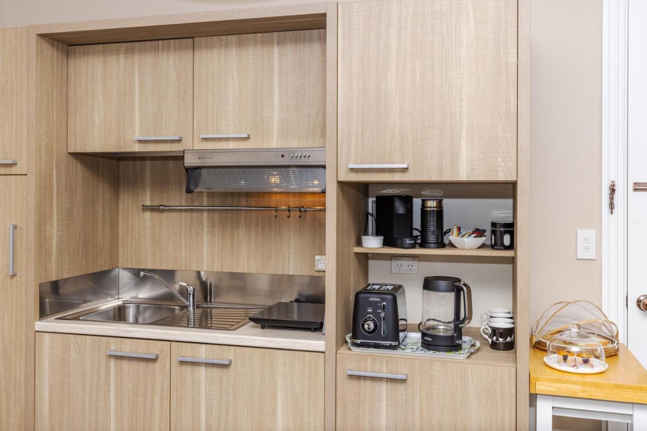 Sweet Magnolia 1 Or 2 Bedroom Suite St Kilda Cambridge With Complimentary Continental Breakfast Buitenkant foto