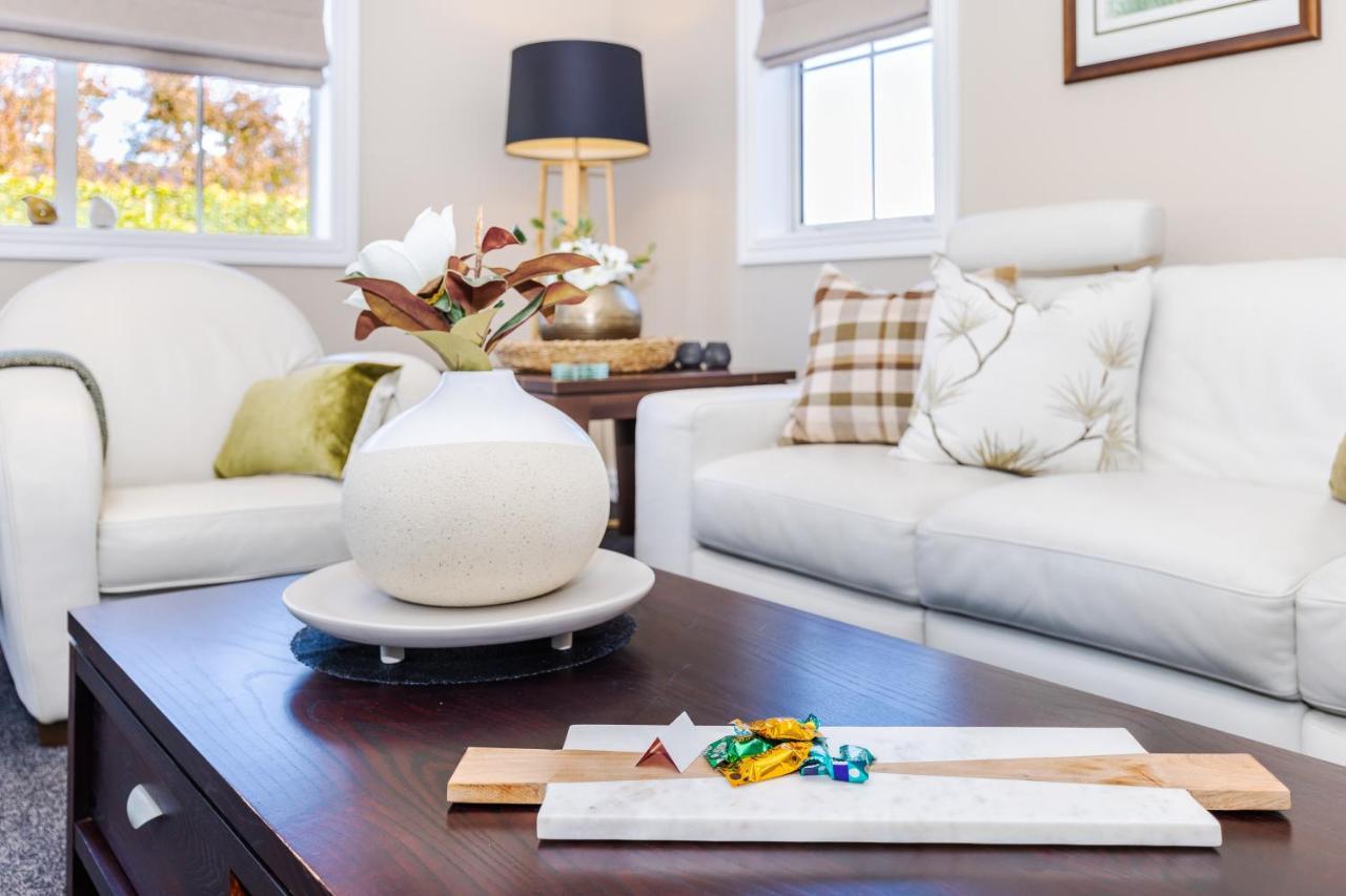 Sweet Magnolia 1 Or 2 Bedroom Suite St Kilda Cambridge With Complimentary Continental Breakfast Buitenkant foto